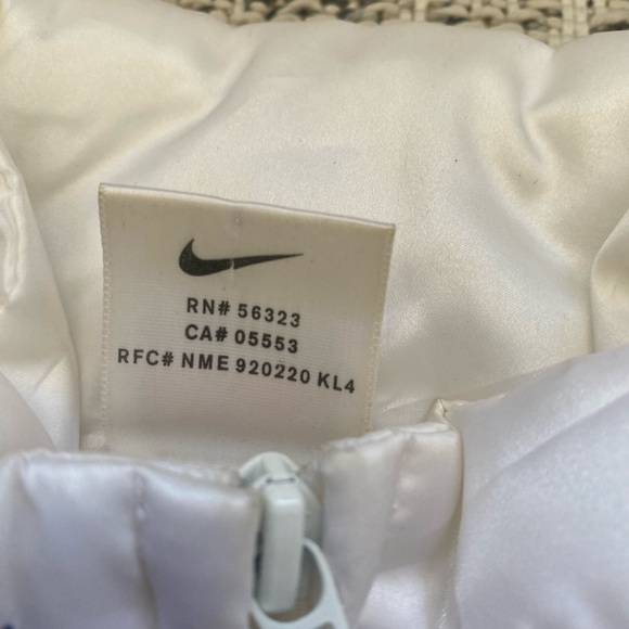 Vintage Nike Sleeveless Jacket - Picture 3 of 7